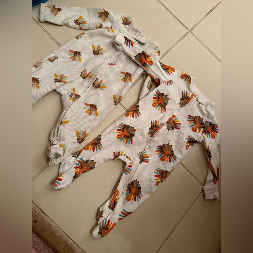 2 Thanksgiving 0-3 Month Footies